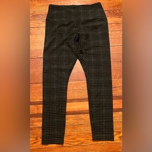 LYSSE women’s High Rise Ponte Knit Leggings / pants Gray/black size Large plaid
